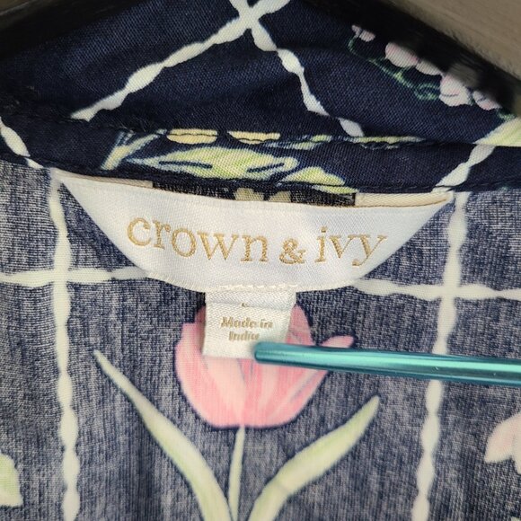 Crown & Ivy Sleeveless Top L Blue Floral 100% Cotton Preppy Ruffle Neck Casual - Picture 7 of 8